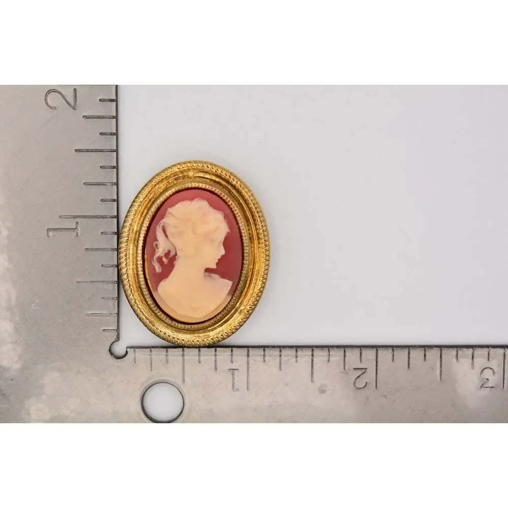 Vintage Cameo Pin Brooch Antiqued Gold Oval Small Made in Hong Kong Signed Bin4